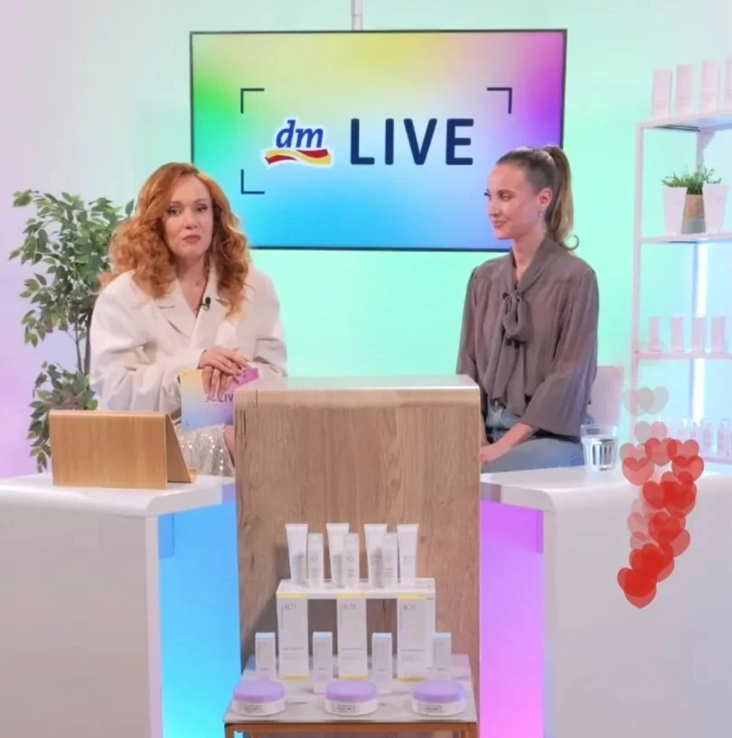 dm LIVE broadcast with Geek & Gorgeous products